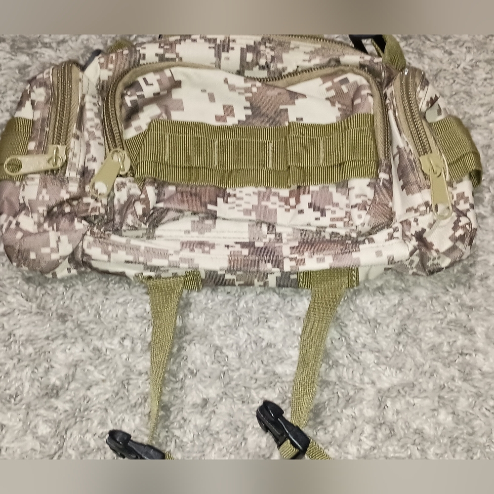 Tactical‎ Camouflage Bag Color Tan Brown Camo Pockets Zippers Belted Gear